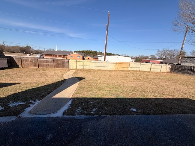 Foto del edificio - 111 Crestview St