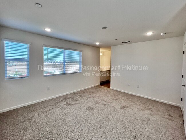 Foto del edificio - 2065 N Wagon Ln
