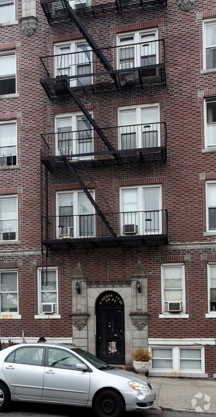 Building Photo - Windsor Arms