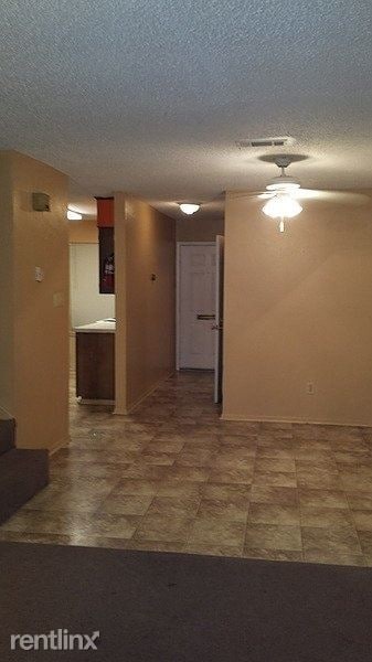 Foto principal - 2 br, 2.5 bath Townhome - 47 Colonial Drive C