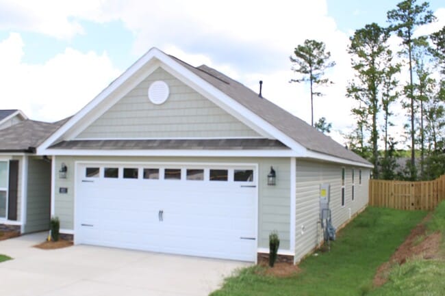 Foto del edificio - New 3 Bedroom 2 Bath Grovetown