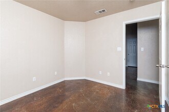 Building Photo - 4102 Cambridge Dr