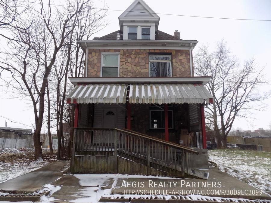 Primary Photo - 7630 Tioga St