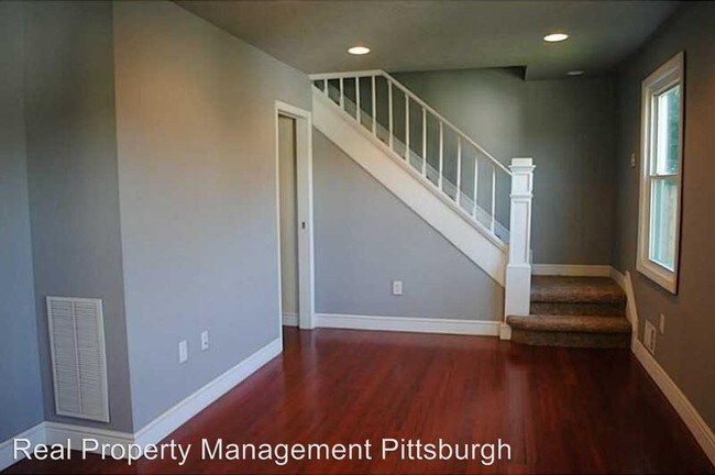 Building Photo - 807 Gray Ln