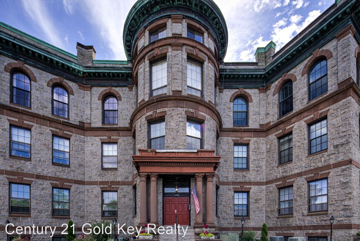 Foto principal - 2 br, 1.5 bath House - 2400 Baynard Blvd A...