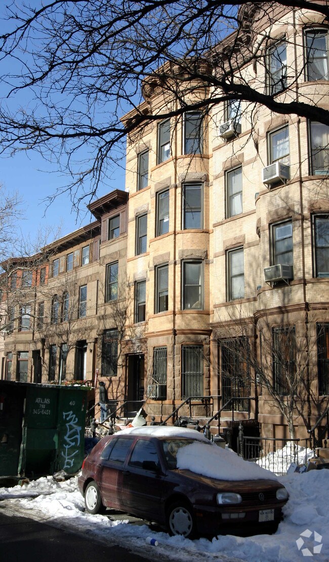 Foto del edificio - 377 1st St