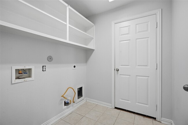 Building Photo - 5755 Lightstone Ln