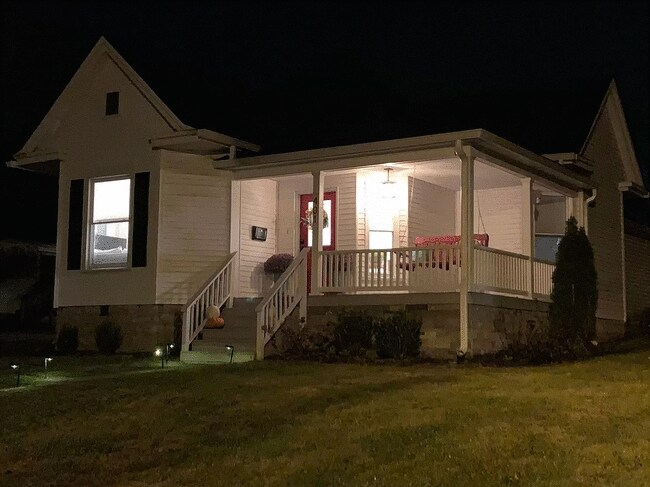 Building Photo - 401 S Gratz St