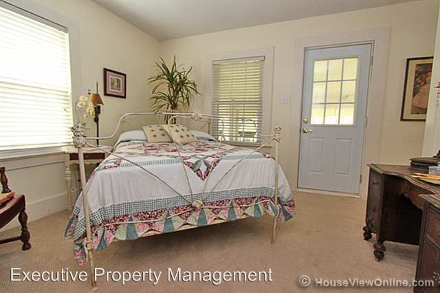 Building Photo - 401 Albert St