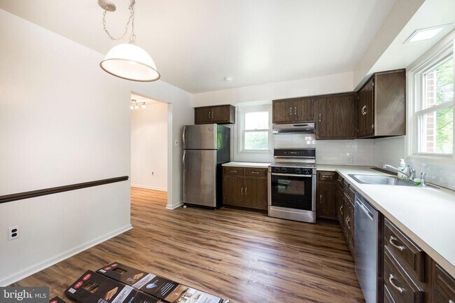 Foto del edificio - 918 Dogwood Ln