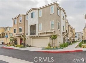 Building Photo - 831 Sunburst Wy