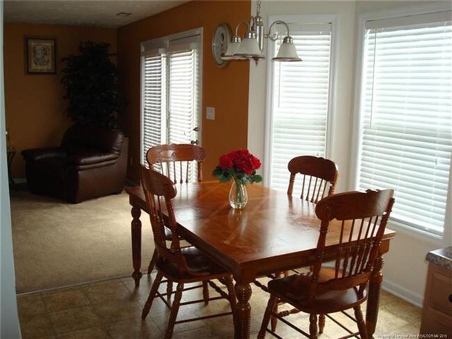 Building Photo - 1203 Grackle Dr