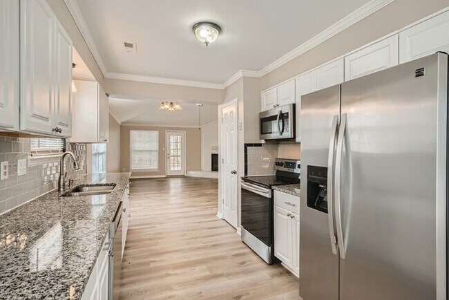 8913 Vicksburg Road, Charlotte, NC, 28227 - 4