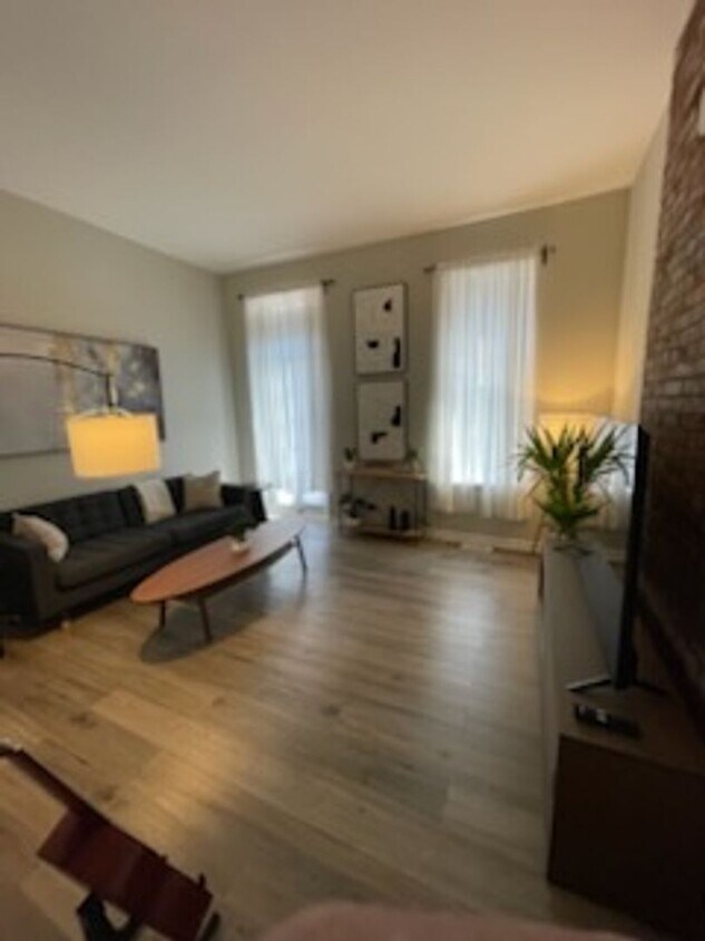 Foto principal - Menard Apartments