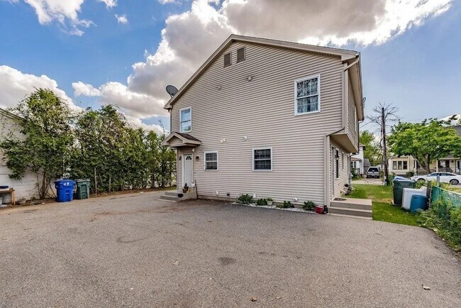 Foto del edificio - 7-9 Brandon Ave