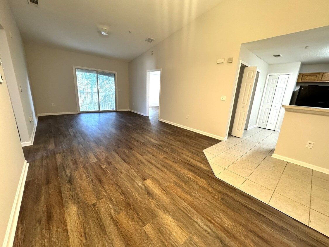 Foto principal - Updated 3BR/2BA Westside Condo