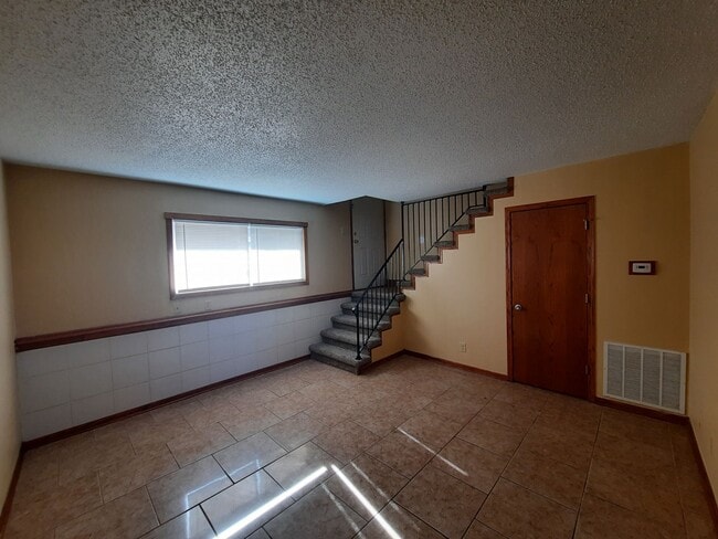 Building Photo - 4606 W Maple St