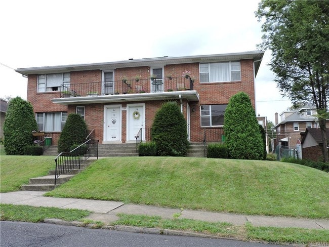 Building Photo - 434 N Leh St