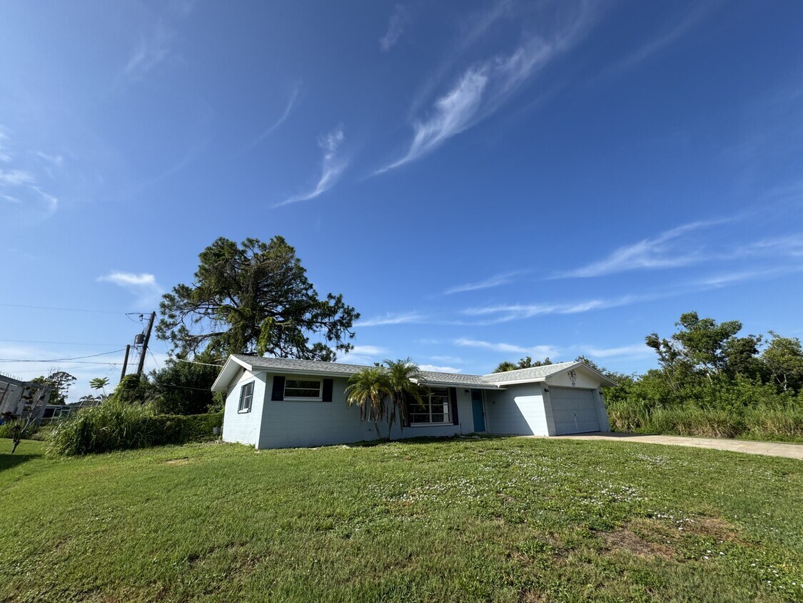 Primary Photo - 927 Lemon Bay Dr