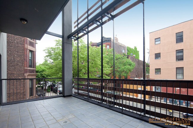 Building Photo - 137 5th Ave