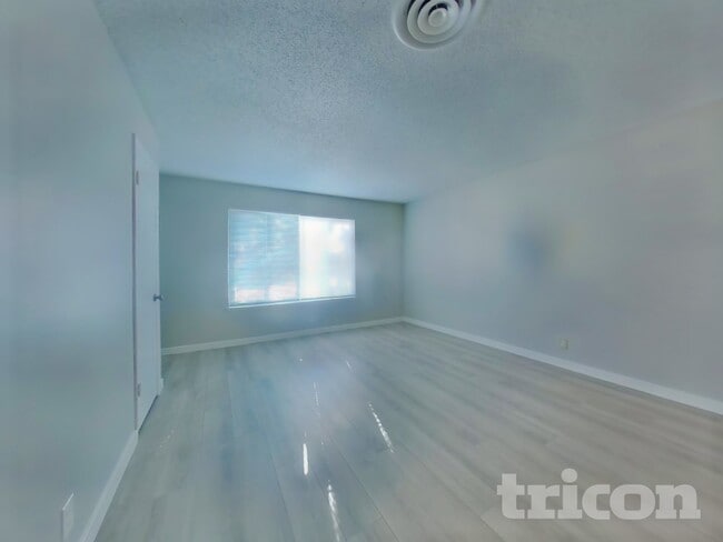 Foto del edificio - 1508 Crestview Dr