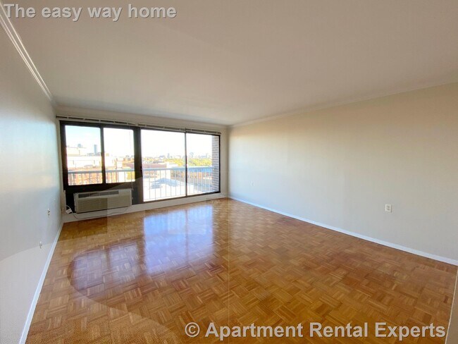 Building Photo - 1105 Massachusetts Ave