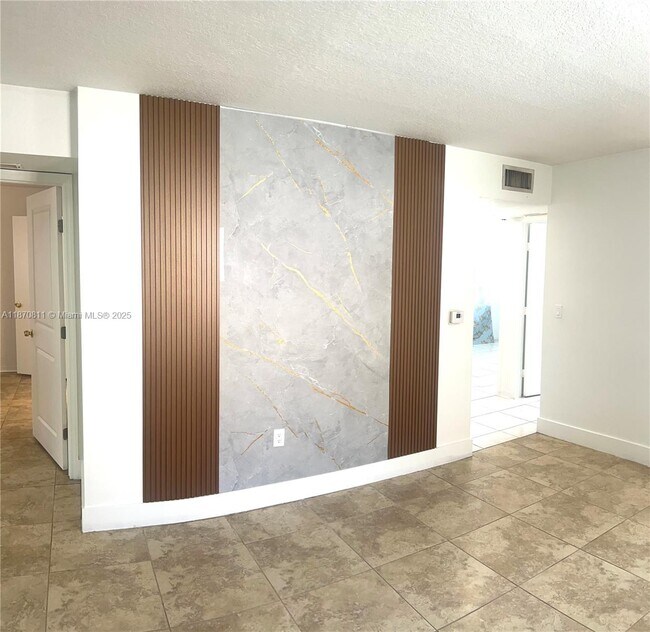 Foto del edificio - 1240 SE 28th Ct