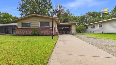 Building Photo - 6040 Hartford Dr