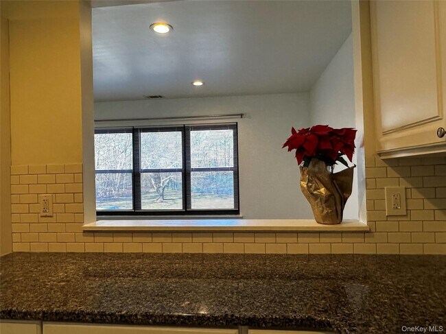 Foto del edificio - 67 Bailey Ct