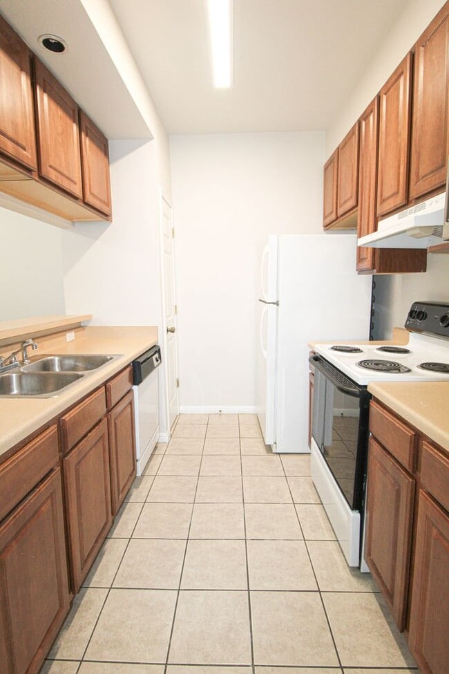 Foto del edificio - 530 Dukeway Dr