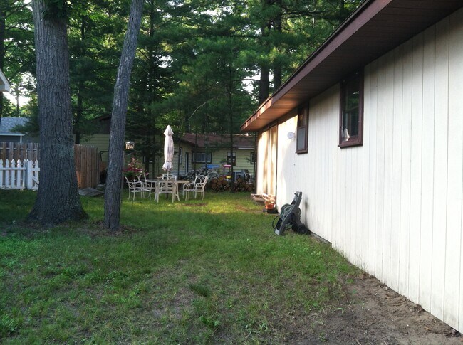 Foto del edificio - 10405 W Higgins Lake Dr
