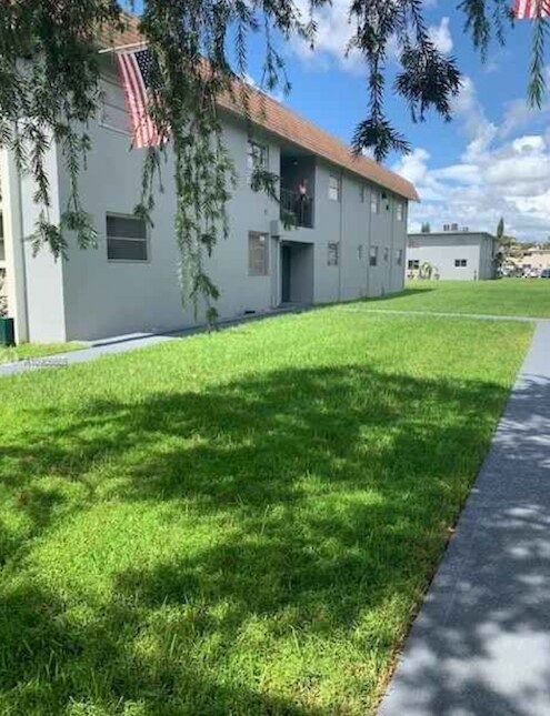 Primary Photo - 4250 SW 67th Ave