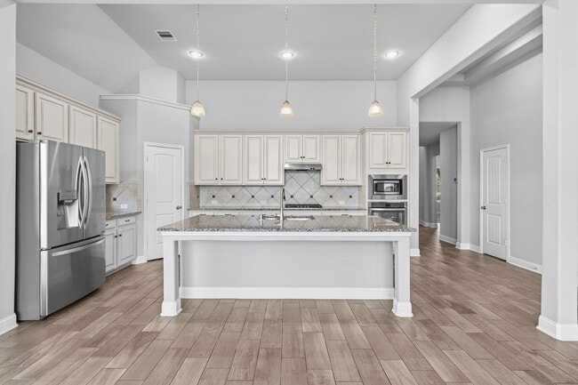 Foto del edificio - 18611 Navarro Branch Dr