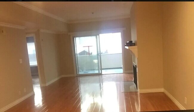 Foto del edificio - 2915 Montrose Ave