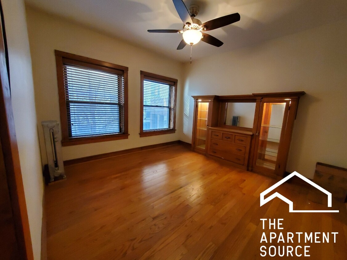 Foto principal - 3520 N Broadway