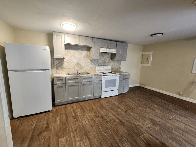 Building Photo - 4203 Polk St