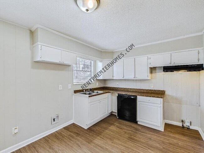 Foto del edificio - 6921 Knollwood Rd