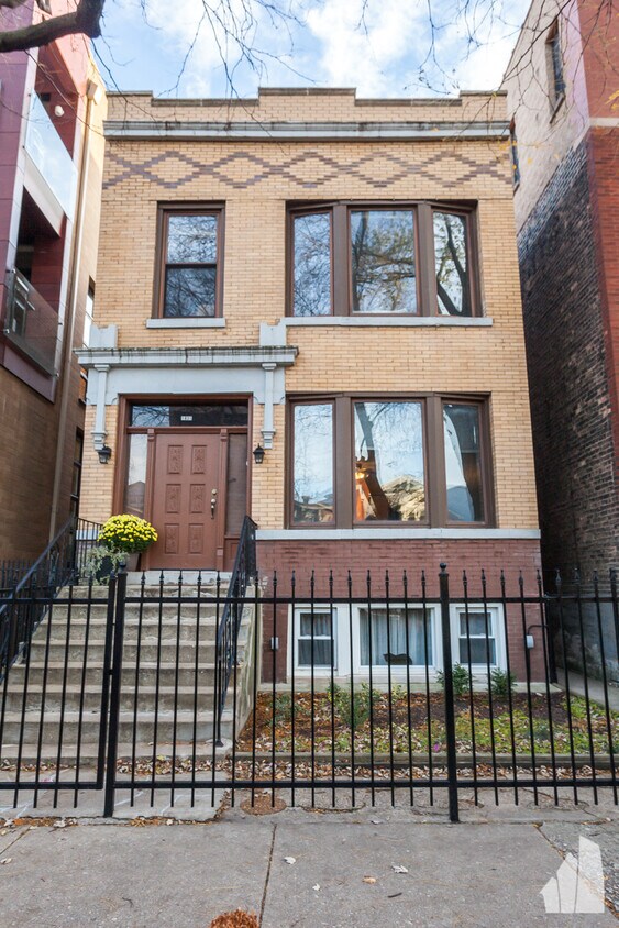 Primary Photo - 1931 W Potomac Ave