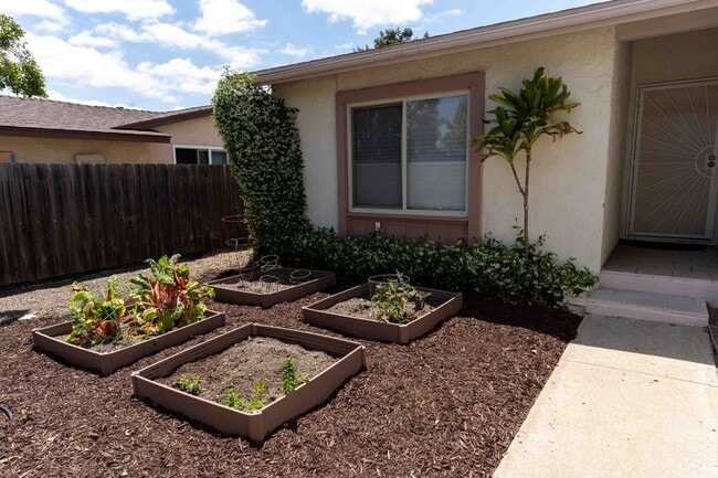 Building Photo - Updated and Remodeled 4 bedroom 2 bath hom...
