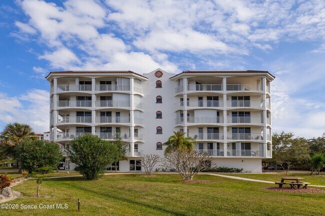 Building Photo - 800 Del Rio Way