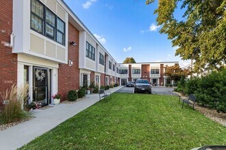Building Photo - 142 Pleasant St