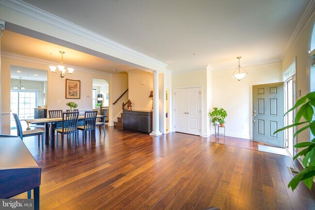 Foto del edificio - 7687 Elmcrest Rd