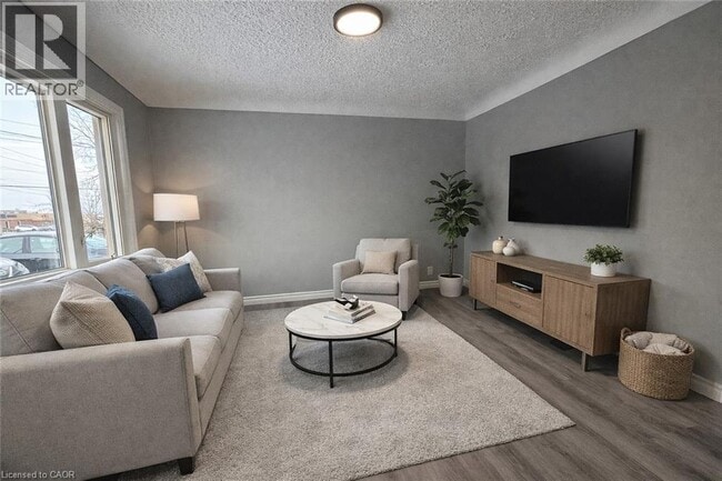 Photo du bâtiment - 90 Lorne St