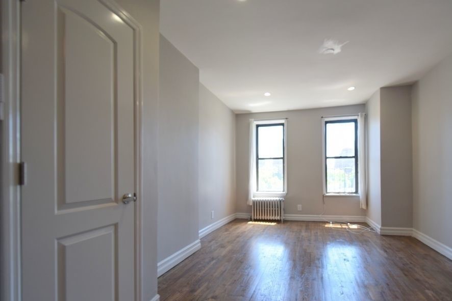 Primary Photo - 320 E 126th St