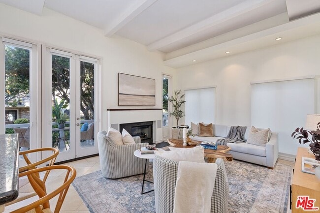 Building Photo - 20 Ketch St