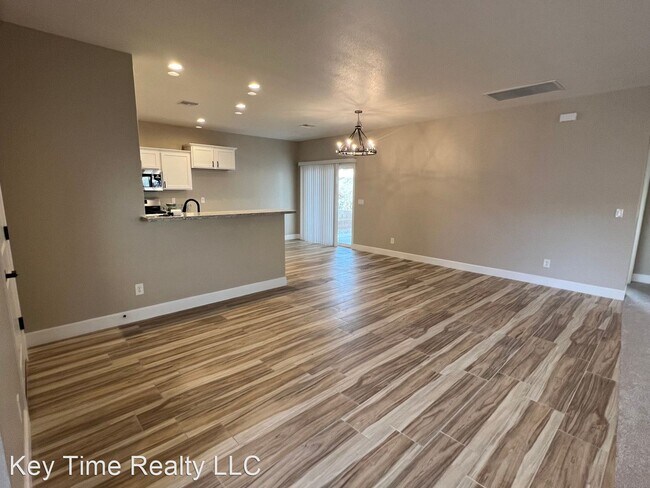 Building Photo - 3 br, 2 bath House - 2241 Diamond Creek
