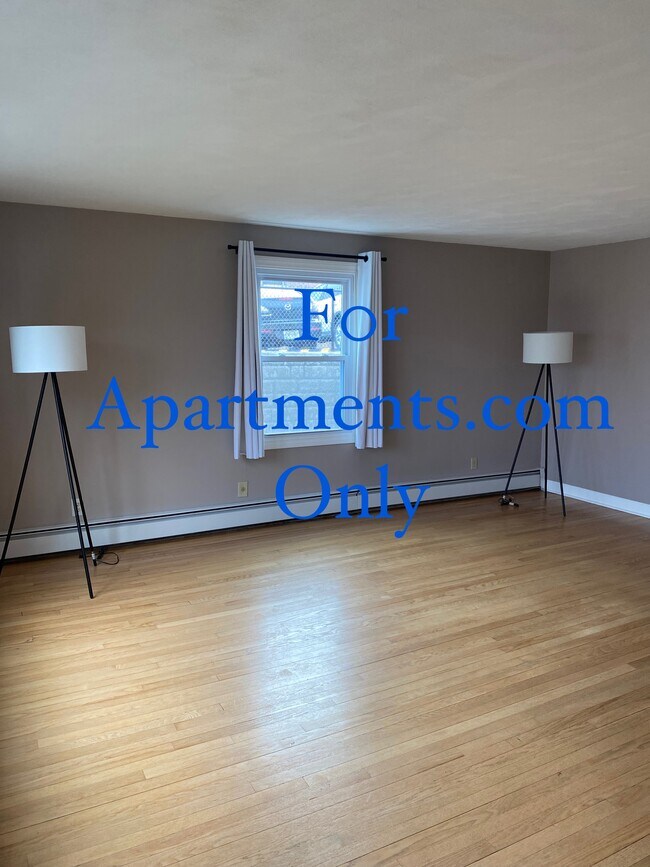 Foto del edificio - 105 Hunt Ave