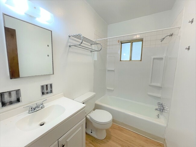 Foto del edificio - 6350 Forward Ave