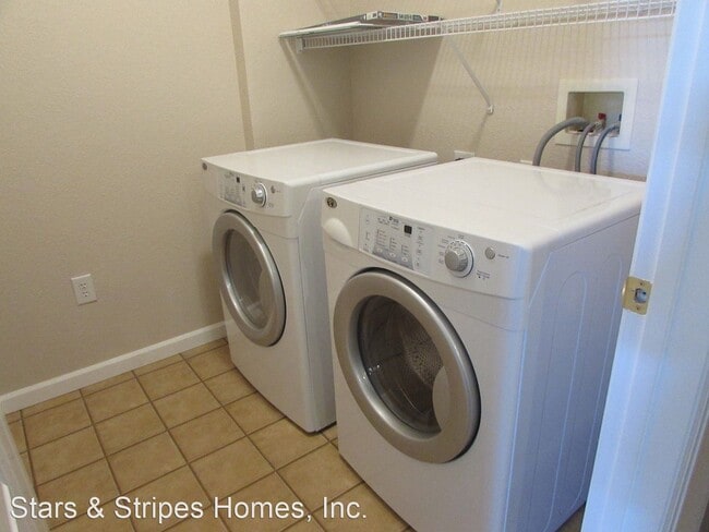 Foto del edificio - 2 br, 2 bath House - 5733 N. Gibralter Way...