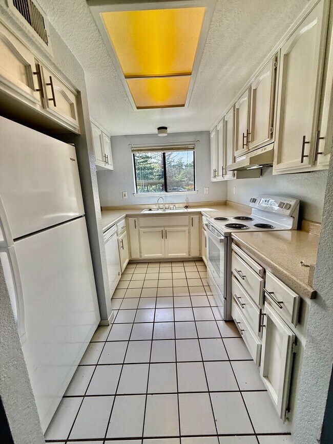 Foto del edificio - great condo in roseville available now